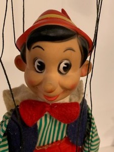 lot 137 image: Vintage Gund Pinocchio Puppet