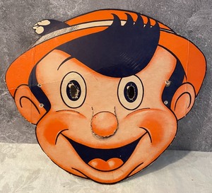lot 128 image: Vintage Pinocchio Items