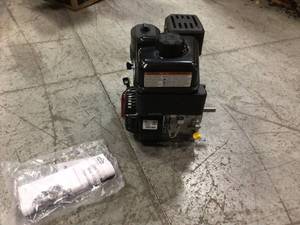 BRIGGS AND STRATTON 950 Series 205cc Horizontal Engine not used
