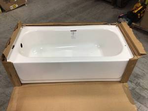 Bootz Maui Porcelain Co0mfort Bathtub damaged on edge see pictures