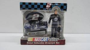 lot 32 image: 2004 Rusty Wallace #2 Ornament Set