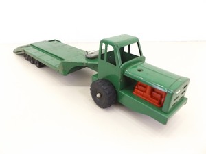 lot 8 image: RARE Wyandotte Pressed Steel Lowboy Tourna Hauler Trailer (NOT NYLINT)