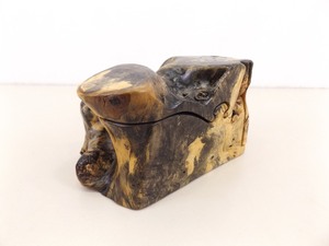 lot 27 image: Artist Carved Buckeye Burl Wood Puzzle Box Signed D. Wood