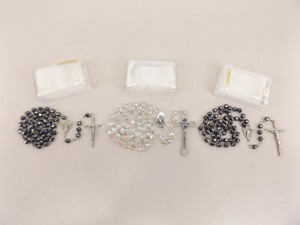 lot 32 image: 3 NEW Vintage Crystal Bead Catholic Rosaries