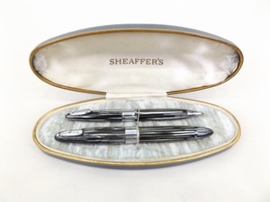 lot 38 image: Vintage Sheaffers 14K Nib Fountain Pen and Pencil Set in Case