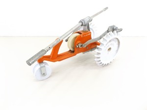 lot 52 image: Vintage Iron Thompson Tractor Sprinkler in EXCELLENT Condition