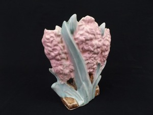 lot 64 image: Vintage McCoy Pottery Hyacinth Vase