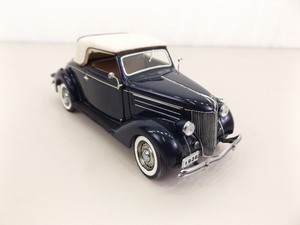 lot 75 image: MINT CONDITION Danbury Mint 1936 Ford Deluxe Cabriolet