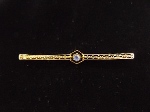 lot 94 image: 10k Yellow Gold Antique Faceted Aqua Marine Pin Brooch 
