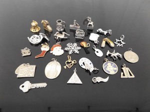 lot 99 image: 29 Vintage .925 Sterling Silver Misc Charms