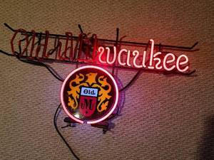 Neon light - Old Milwaukee 35Lx19...