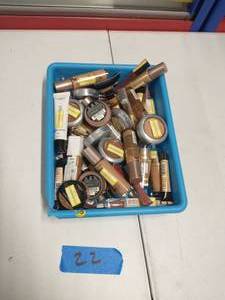 lot 22 image: LOT OF MIXED WOMENS MAKE-UP