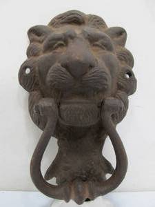 lot 24 image: Large Heavy Cast Iron Lions Head Door Knocker