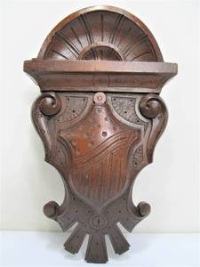 lot 28 image: Beautiful Antique Carved Wood Architectural Piece wShield