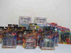 lot 35 image: Large Group of Brand New Action Figures & Toys