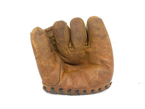 lot 80 image: Vintage 1940s Charlie Keller Baseball Glove