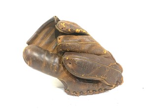 lot 79 image: Vintage 1950s Rawlings Wally Post Baseball Glove
