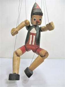 lot 68 image: Large 24 Carved Painted Wooden PINOCCHIO Marionette 