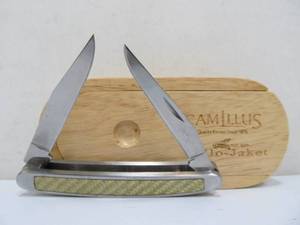 lot 125 image: Unused CAMILLUS Yello-Jaket Folding Knife wWood Case