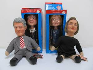 lot 128 image: Bill & Hillary Clinton Bobbleheads & Dolls