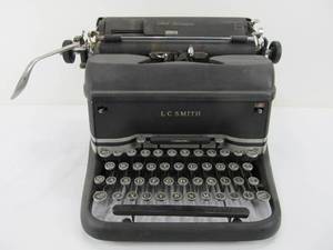 lot 135 image: Old Vintage LC SMITH Silent Secretarial Typewriter