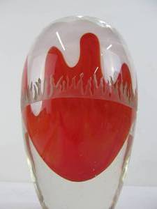 lot 137 image: Nice HEAVY Hand Blown Signed Art Glass Vase