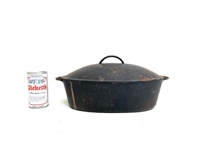 lot 185 image: WAGNER Cast Iron No. 5 Drip-Drop Roaster