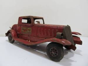 lot 164 image: Large Vintage Girard Pressed Steel Fire Chief Siren Coupe