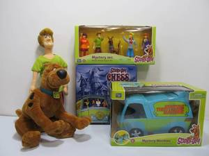 lot 167 image: Group of Brand New etc SCOOBY DOO Toys