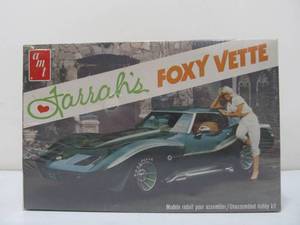 lot 170 image: Sealed Vintage FARRAH FAWCETT Foxy Vette Model Kit