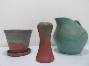 lot 217 image: 3 Pieces of old Vintage Art Pottery