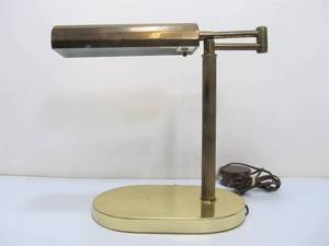 lot 230 image: Signed Vintage GLOVER Brass Piano or Desk Lamp