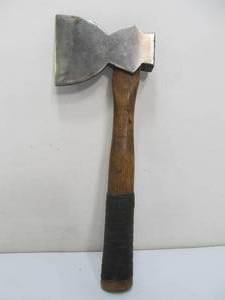 lot 231 image: Vintage PLUM Hatchet wVery Nice Sharp Blade