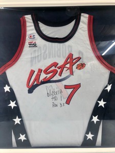 lot 274 image: Professionally Framed Autographed USA Olympic Basketball Team Jersey - David Robinson