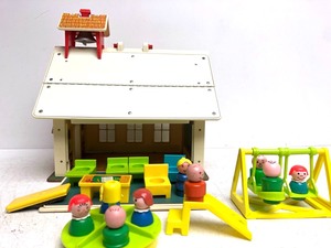 lot 282 image: Vintage Fisher Price Little People Play Family School