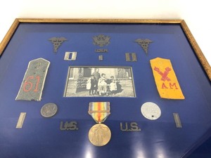 lot 301 image: Wonderful Framed WW1 Medical Officer Shadowbox Framed Display wPhoto