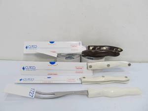 lot 245 image: 2 CUTCO Carving Sets