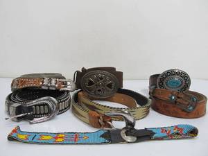 lot 254 image: Lot of 8 Mens Belts