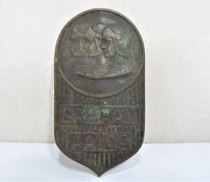 lot 257 image: Original 1920s GRAHAM PAIGE Car Emblem