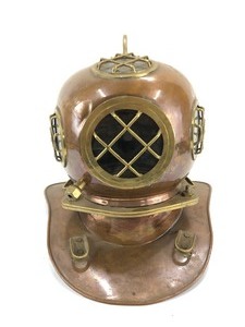 lot 6 image: Large Life-Size Decorative Copper & Brass Antique Style Divers Helmet Display
