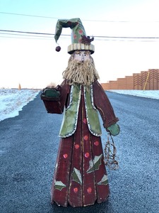lot 7 image: LARGE Hand Made Wood Metal Santa Claus Christmas Statue