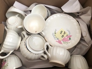 lot 13 image: 5 Sets of Vintage ChinaDishware