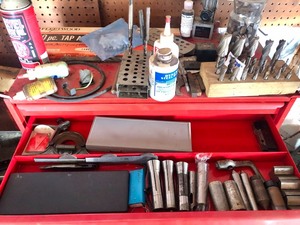 lot 17 image: Heavy Duty Yorktown Steel Toolbox FULL of Tools - Lathe Accessories