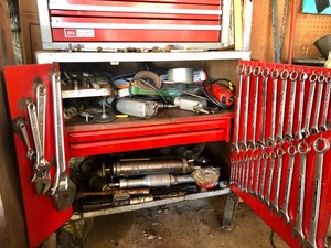 lot 25 image: Heavy Duty CRAFTSMAN Rolling Tool Chest FULL of Quality Tools