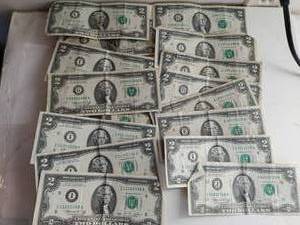 19 1976 $2 Bills
