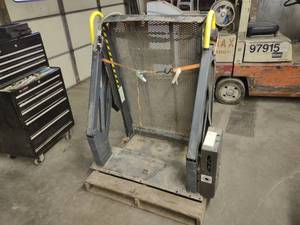 Ricon Wheelchair Lift, Works, Strap...