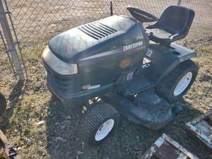 Craftsman GT 3000 Lawn Tractor, 23 ...