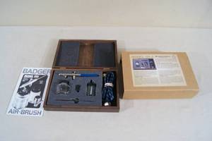 lot 9 image: NEW Badger Model 150 Air Brush Kit