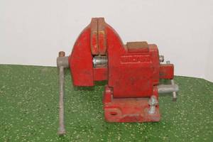 lot 21 image: Wilton Bench Vise