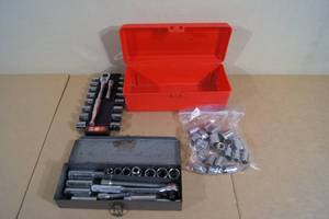 lot 42 image: 38 Drive Sockets and Ratchets - Some Craftsman